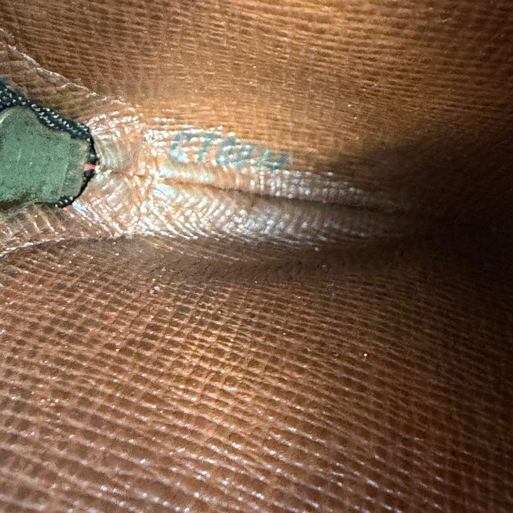 Louis Vuitton Monogram Round Coin Purse - Picture 8 of 8